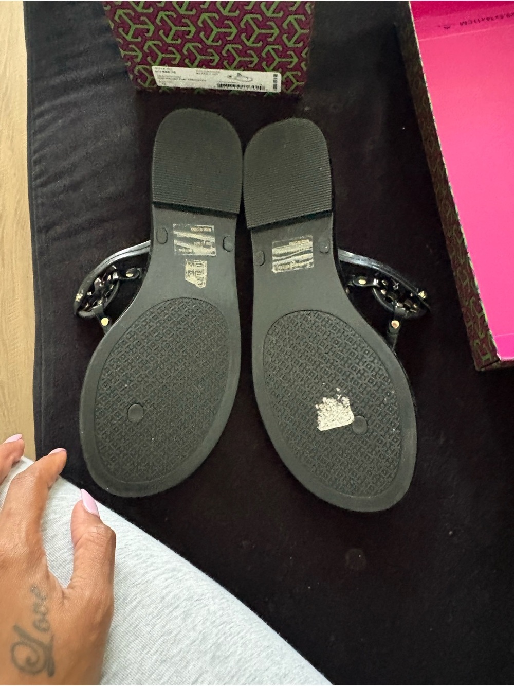 Tory Burch Black Patent Jelly Thong Sandals with Gold Logo Medallion - Picture 2 of 5